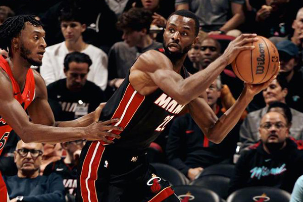 主场失守！热火三大主力下半场哑火，<a href=/lanqiuremen/raptors/ target=_blank class=infotextkey>猛龙</a>逆转终结四连败