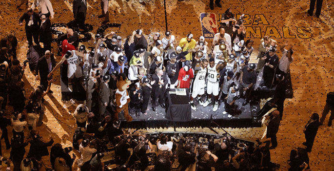 NBA编年史(2002-03):姚明来了! <a href=/lanqiu/suoyou/spurs/ target=_blank class=infotextkey>马刺</a>复仇<a href=/lanqiu/suoyou/lakers/ target=_blank class=infotextkey>湖人</a>