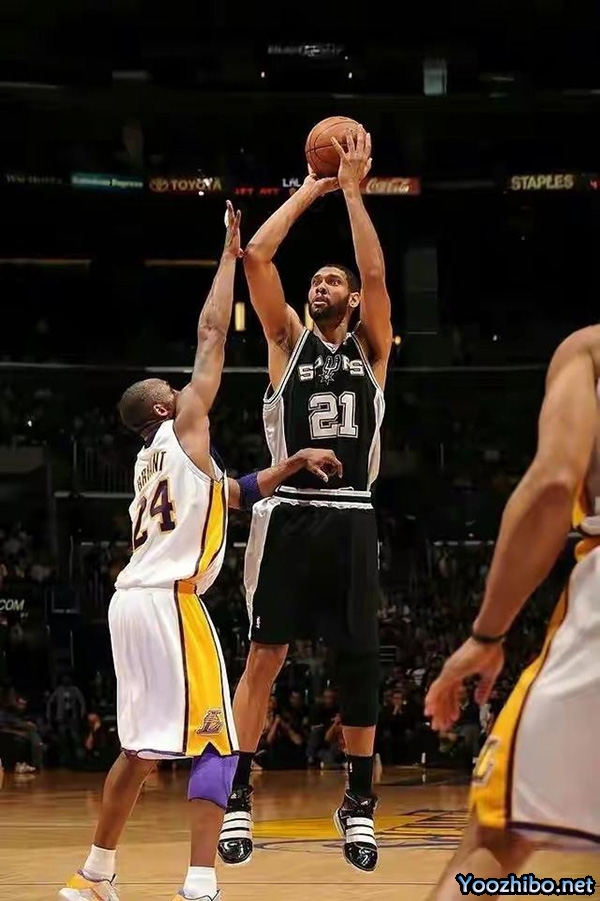 蒂姆-邓肯:NBA75大巨星榜单上的<a href=/lanqiu/suoyou/spurs/ target=_blank class=infotextkey>马刺</a>传奇