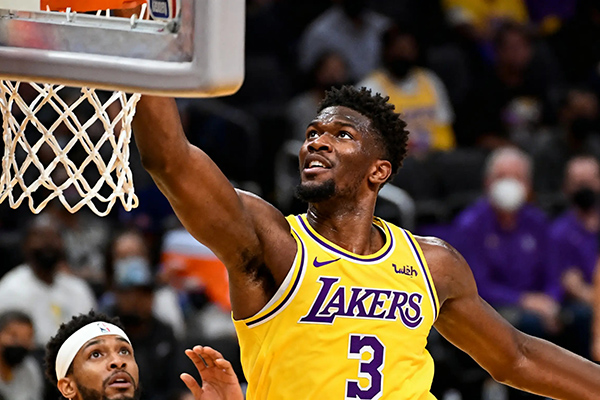<a href=/lanqiu/suoyou/lakers/ target=_blank class=infotextkey>湖人</a>季前赛首胜:艾顿26分钟砍14+8,直言要做防守锚点