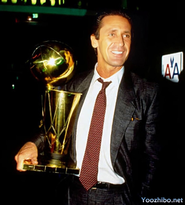 帕特-莱利:1989-90赛季的NBA最佳教练与<a href=/lanqiu/suoyou/lakers/ target=_blank class=infotextkey>湖人</a>王朝的缔造者